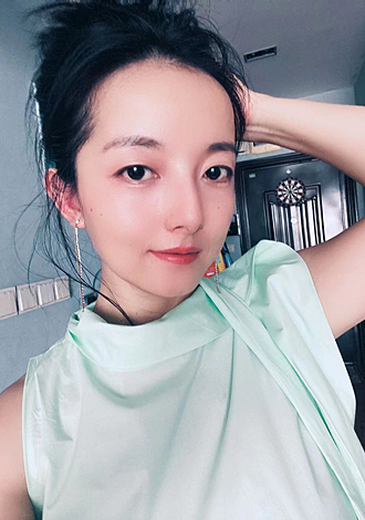 Gorgeous profiles pictures: China member member Shuxia from Chongqing