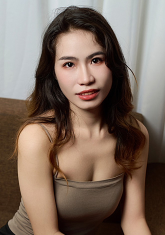 Date the member of your dreams: beautiful Asian member Dongmei from Nanning